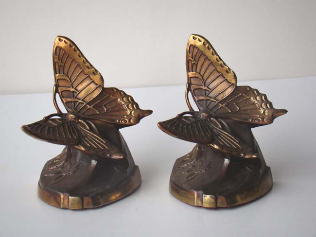 A charming pair of bronze Butterfly bookends by Philadelphia Manufacturing Co. circa 1935 — image 2